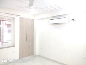 Room in 3 BHK Builder Floor at Sushant Lok 2, Sector 57 – for Rent