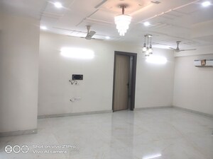 Room in 3 BHK Builder Floor at Sushant Lok 2, Sector 57 – for Rent