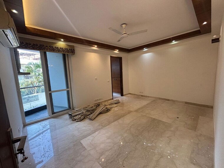 Room, greater kailash i 3 Bedroom 2000 Sq.Ft. Builder Floor In Greater Kailash I Delhi 9939335