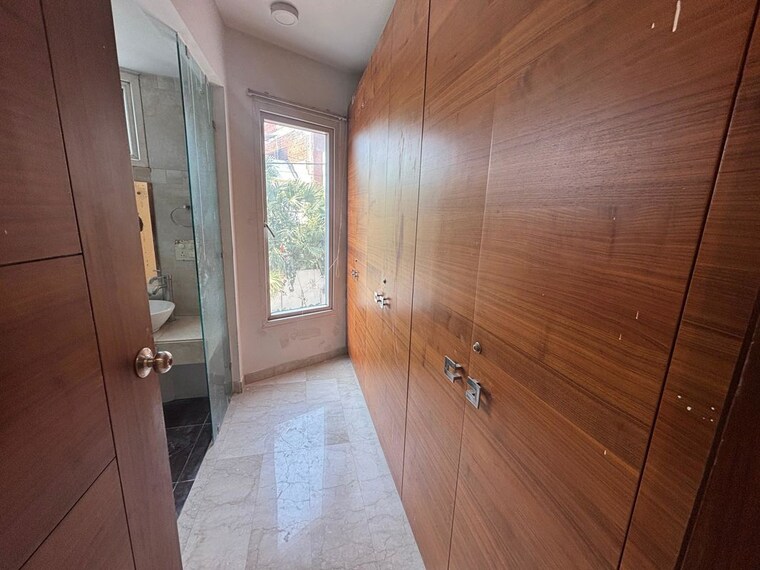 Room, greater kailash i 3 Bedroom 2000 Sq.Ft. Builder Floor In Greater Kailash I Delhi 9939335