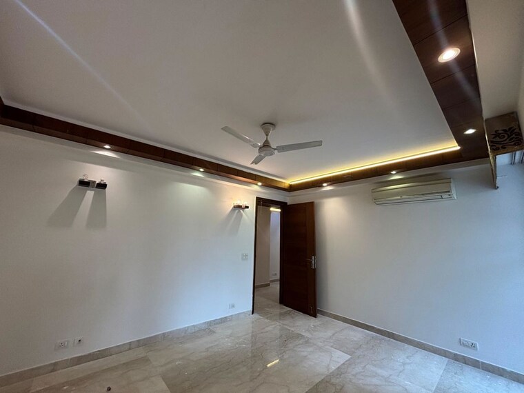 Room, greater kailash i 3 Bedroom 2000 Sq.Ft. Builder Floor In Greater Kailash I Delhi 9939335
