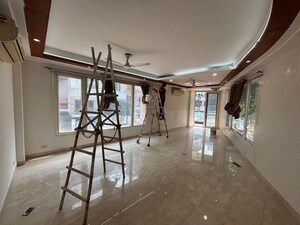 Gym in 3 BHK Builder Floor at Greater Kailash I – for Sale