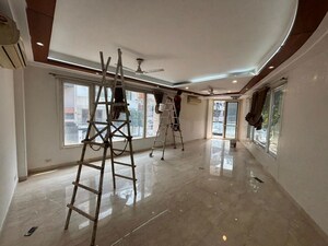 Gym in 3 BHK Builder Floor at Greater Kailash I – for Sale