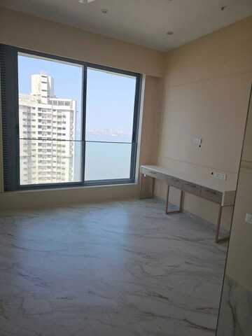 Room in 3 BHK Apartment at Hubtown 25 South, Prabhadevi – for Rent