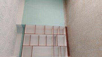 Room in 2 BHK Apartment at Benz Circle – for Sale