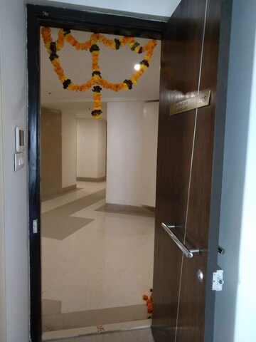 Furnished Amenities in 2 BHK Apartment at JP Decks, Goregaon East – for Rent