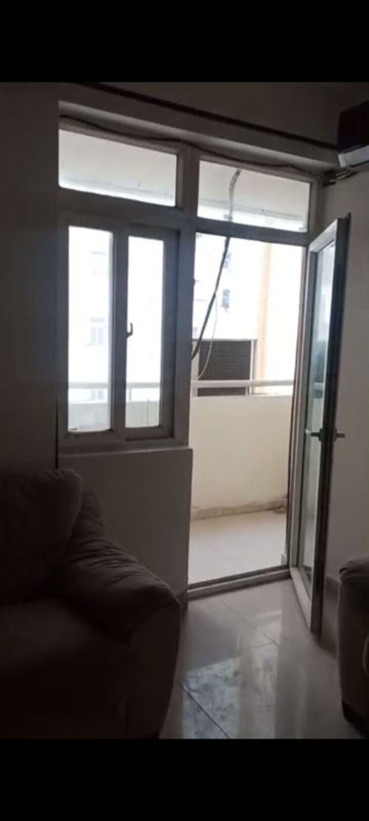 Room, sector 36 3.5 Bedroom 2200 Sq.Ft. Villa In Sector 36 Noida 9939391