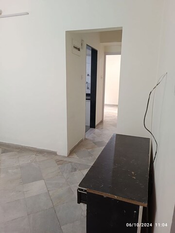 Room in 1 BHK Apartment at Metropolis Bayside, Kasarvadavali – for Rent