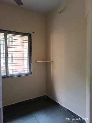 1 BHK Apartment For Rent in Metropolis Bayside, Kasarvadavali