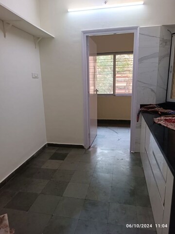 Room in 1 BHK Apartment at Metropolis Bayside, Kasarvadavali – for Rent