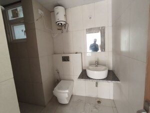 Bathroom in 4 BHK Builder Floor at SS Linden, Sector 84 – for Rent