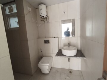 Bathroom in 4 BHK Builder Floor at SS Linden, Sector 84 – for Rent