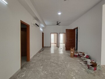 Room in 4 BHK Builder Floor at SS Linden, Sector 84 – for Rent