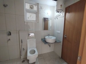 Bathroom in 4 BHK Builder Floor at SS Linden, Sector 84 – for Rent