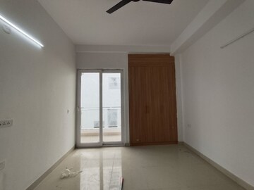 Room in 4 BHK Builder Floor at SS Linden, Sector 84 – for Rent