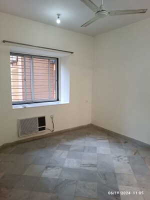 Room in 1 BHK Apartment at Metropolis Bayside, Kasarvadavali – for Rent