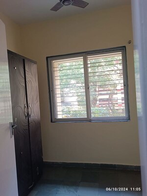 Room in 1 BHK Apartment at Metropolis Bayside, Kasarvadavali – for Rent