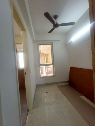 Room in 2.5 BHK Apartment at Sector 35 – for Rent