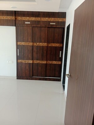 Furnished Amenities in 1 BHK Apartment at Metropolis Bayside, Kasarvadavali – for Sale