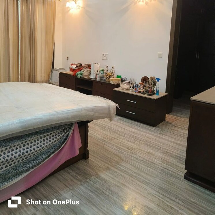 Bedroom, palam-vihar-residents-association 4 Bedroom 360 Sq.Yd. Independent House In Palam Vihar Gurgaon 9939541