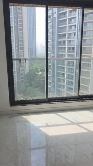 Room in 2 BHK Apartment at H Rishabraj Serenity Decks, Goregaon East – for Rent