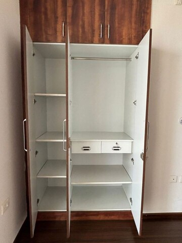 Furnished Amenities in 4 BHK Apartment at Mahagun Mezzaria, Sector 78 – for Sale