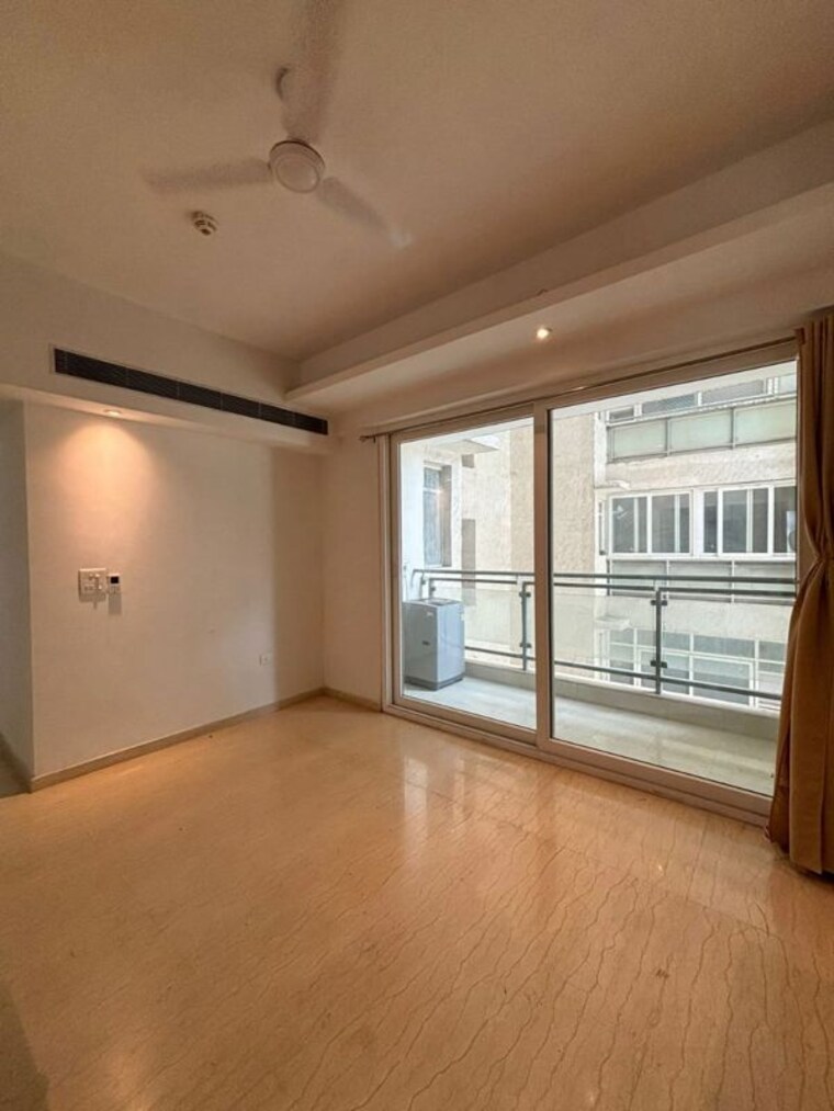 Room, mahagun-mezzaria 4 Bedroom 3430 Sq.Ft. Apartment In Sector 78 Noida 9934091
