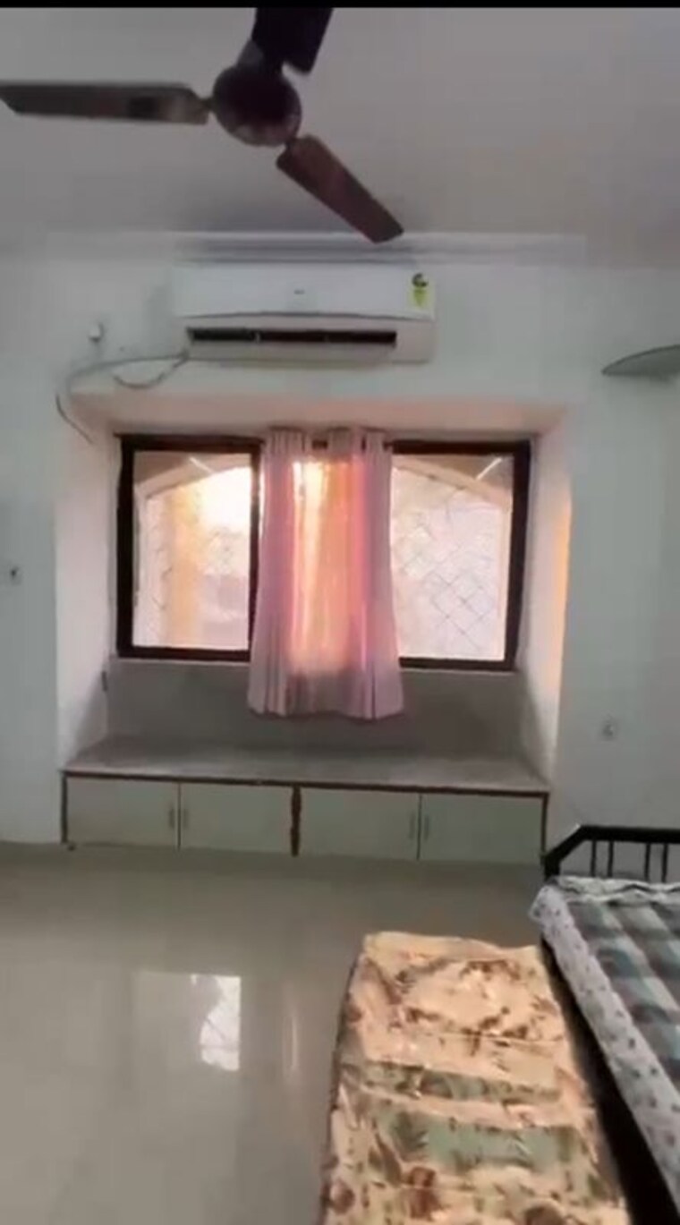 Room, satellite-garden 1 Bedroom 430 Sq.Ft. Apartment In Goregaon East Mumbai 9939593