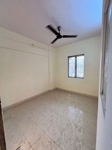 Room in 3 BHK Builder Floor at Shantinagar CHS, Mira Road – for Rent
