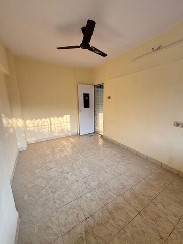 Room in 3 BHK Builder Floor at Shantinagar CHS, Mira Road – for Rent