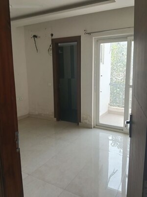 Room in 2 BHK Apartment at BPTP Discovery Park, Sector 80 – for Sale