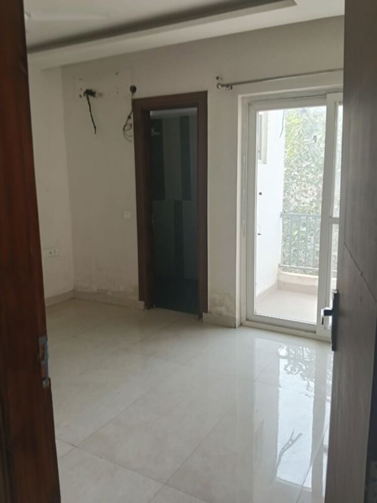 Room, bptp-discovery-park 2 Bedroom 804 Sq.Ft. Apartment In Sector 80 Faridabad 9939617