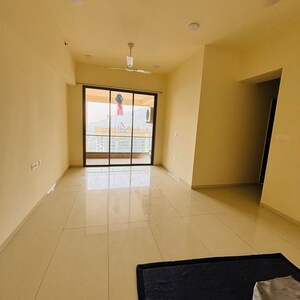 Room in 2.5 BHK Apartment at Prestige Siesta, Ghati Pada – for Rent