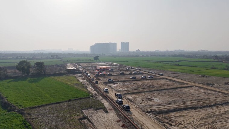 undefined, sector 17 yamuna expressway  100 Sq.Yd. Plot In Sector 17 Yamuna Expressway Greater Noida 9939589