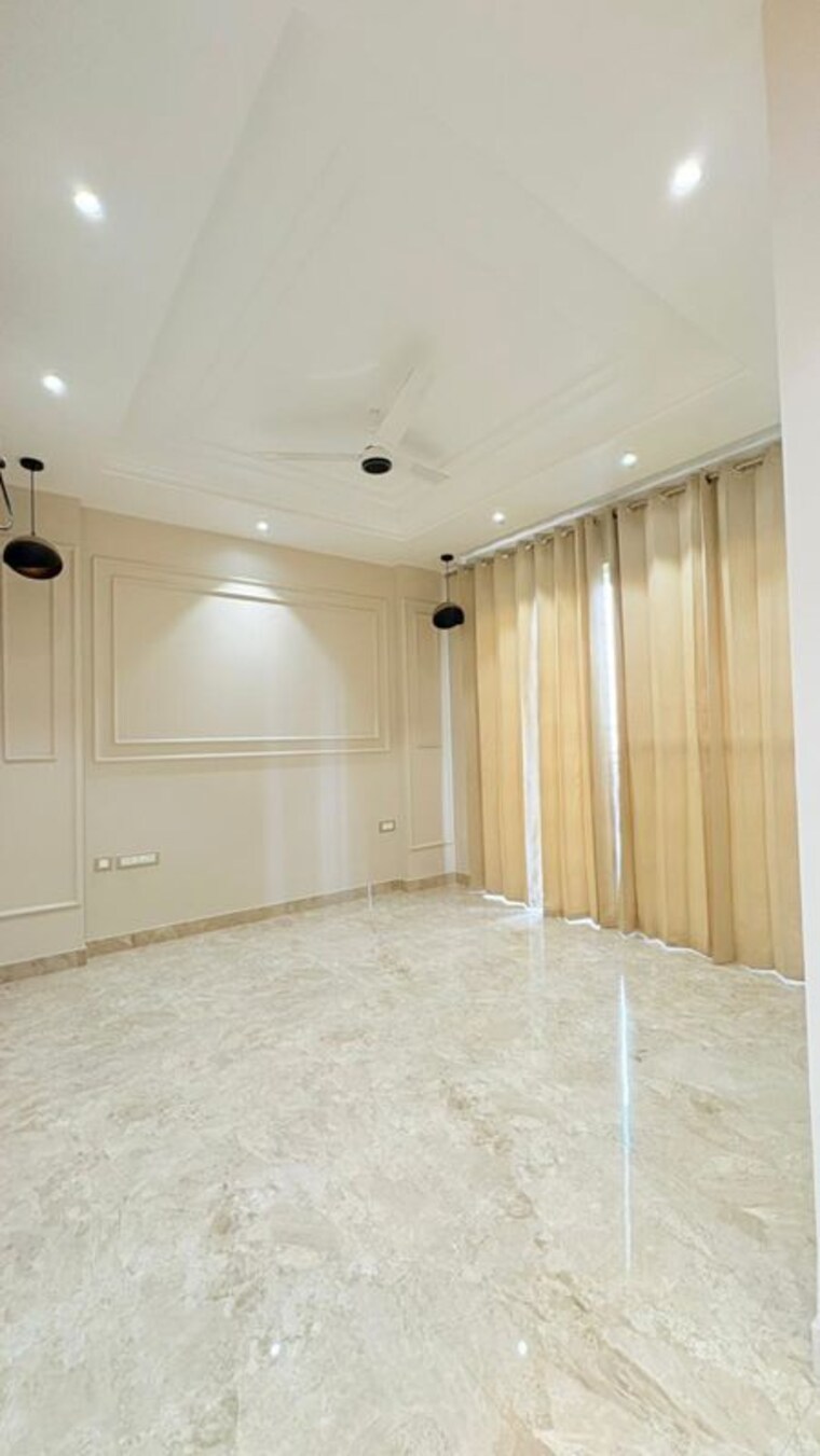 Room, bptp-green-oaks 3 Bedroom 180 Sq.Yd. Builder Floor In Sector 70a Gurgaon 9939634