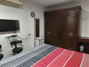 Bedroom in 2.5 BHK Apartment at Oberoi Realty Woods, Goregaon East – for Rent