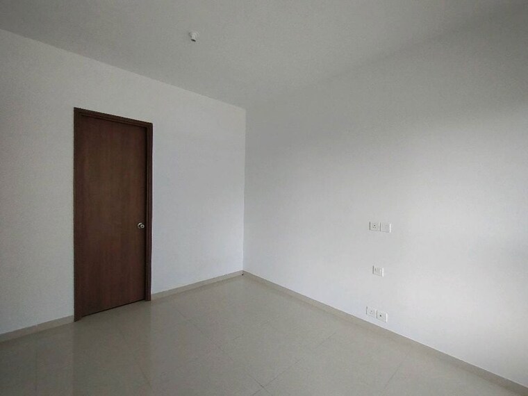 Room, kalpataru-immensa 1 Bedroom 450 Sq.Ft. Apartment In Kolshet Road Thane 9939656