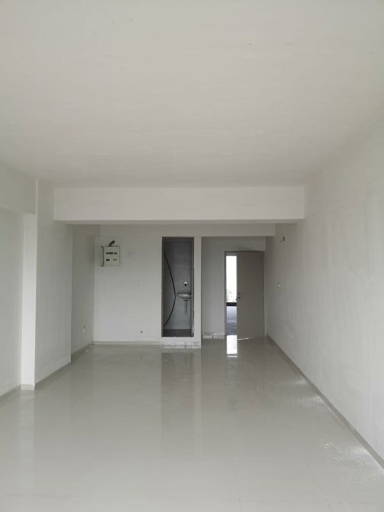Room, sola Commercial Office Space 900 Sq.Ft. In Sola Ahmedabad 9939647