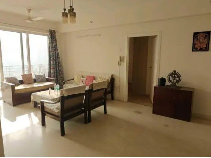 3 BHK + Servant Room Apartment For Rent in DLF Regal Gardens