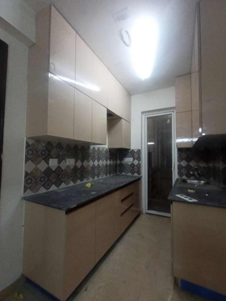 Kitchen, signature-global-park-4-and-5 2 Bedroom 1222 Sq.Ft. Builder Floor In Sohna Sector 36 Gurgaon 9939670