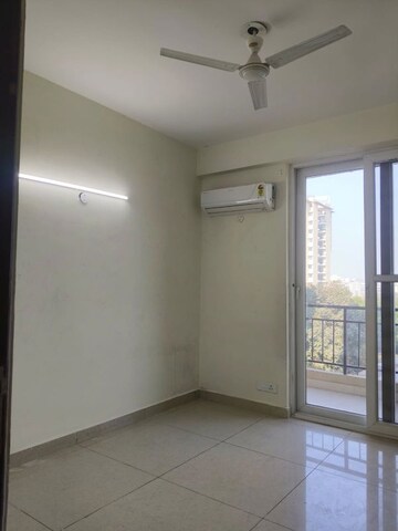 Room in 3.5 BHK Apartment at Maya Green Lotus Saksham, International Airport Road – for Rent