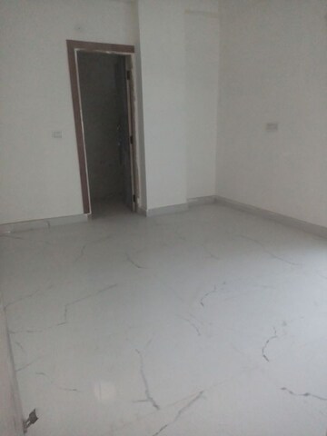 Room in 2 BHK Builder Floor at MSP Arihant Apartments, Sector 73 – for Sale