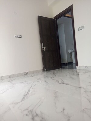 Room in 2 BHK Builder Floor at MSP Arihant Apartments, Sector 73 – for Sale