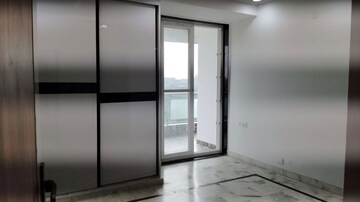 Room in 3 BHK Builder Floor at Sector 12 – for Rent