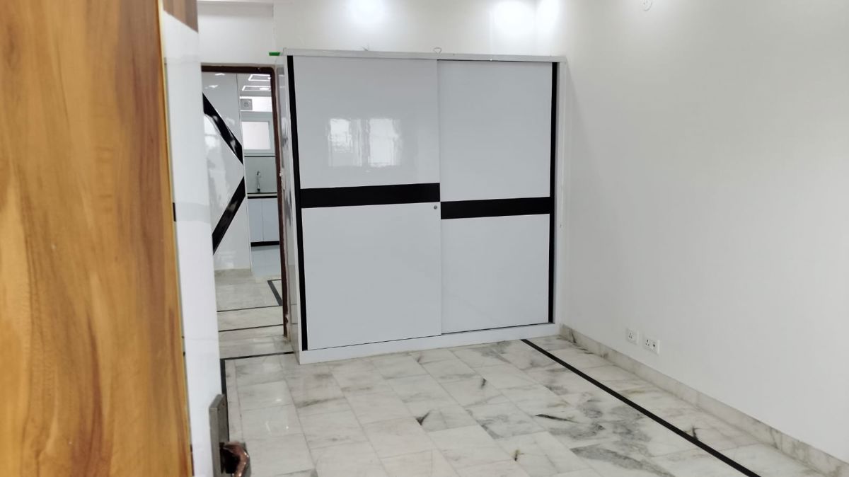 3 BHK + Pooja Room Builder Floor For Rent in Sector 12