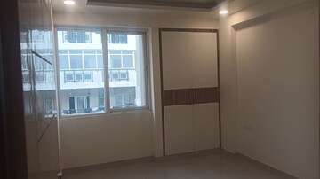 Room in 2 BHK Apartment at Zeta I Greater Noida – for Sale