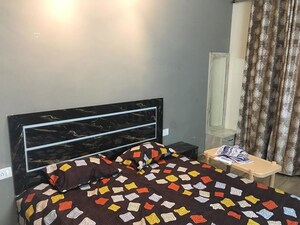 Bedroom in 1 BHK Apartment at Paramount Golfforeste, Zeta I Greater Noida – for Rent