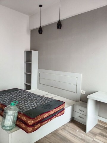 1 BHK Apartment For Rent in Paramount Golfforeste, Zeta I Greater Noida