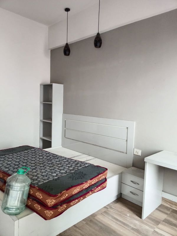 1 BHK Apartment For Rent in Paramount Golfforeste