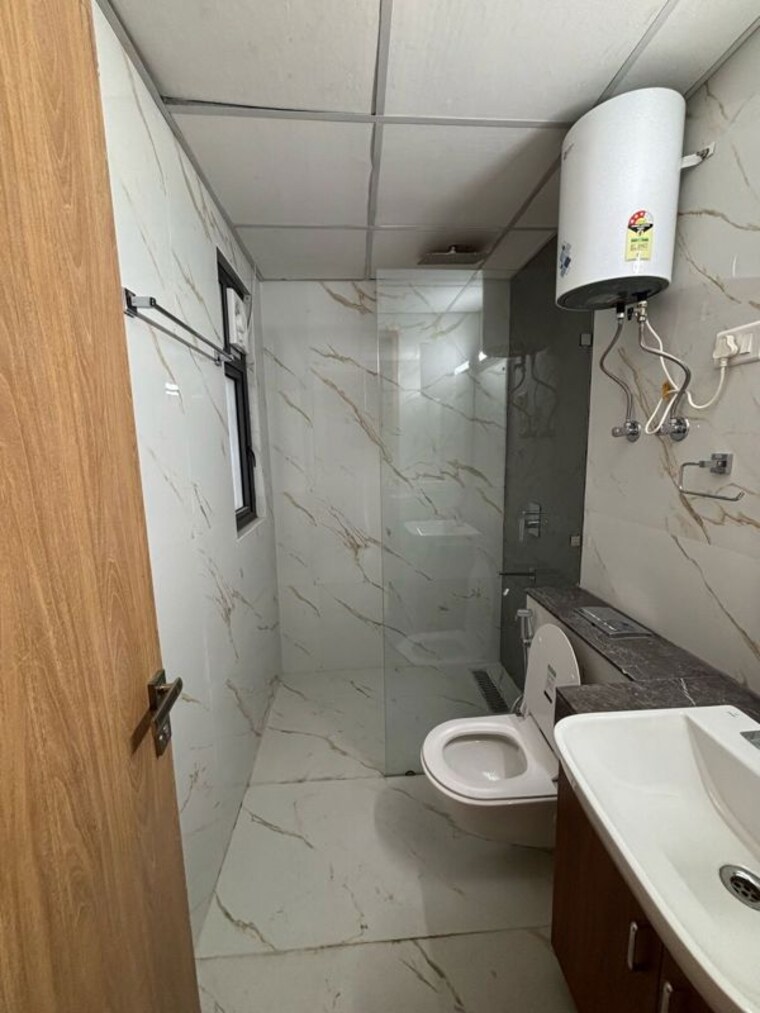 Bathroom, emaar-emerald-floors-premier 3 Bedroom 1610 Sq.Ft. Apartment In Sector 65 Gurgaon 9939721
